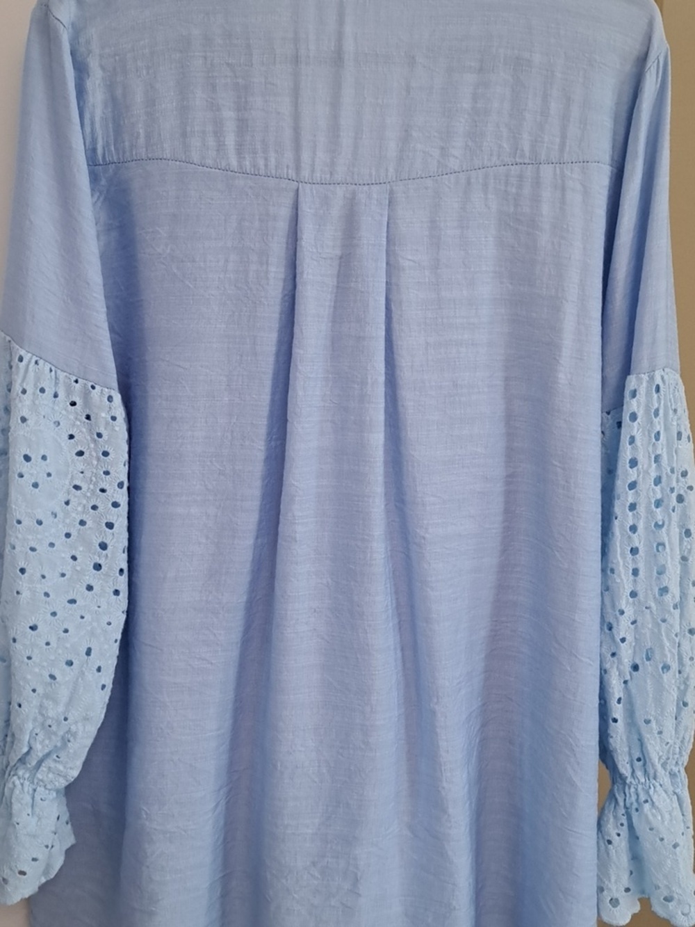 Women's Light Blue Eyelet Sleeve Top Size XL - Picture 10 of 12